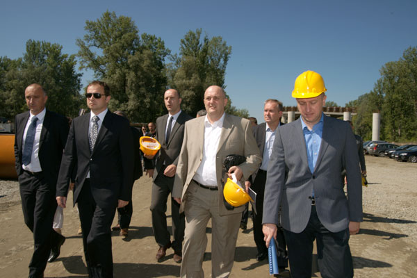 2012. 07. 30. - Ministri Siniša Hajdaš Dončić i Ivan Vrdoljak obišli gradilište mosta Drava i Južne osječke obilaznice